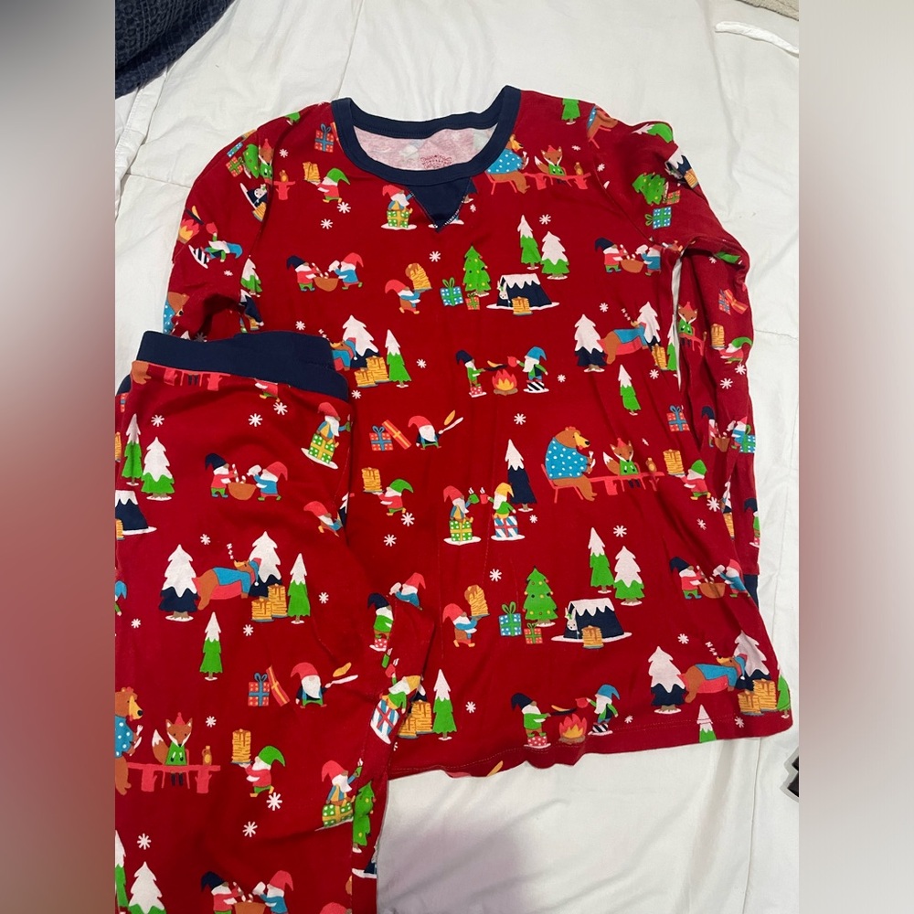 christmas pjs only worn onces, brand new
